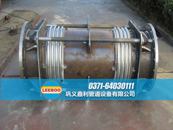未噴漆的大拉桿橫向波紋<a href=http://www.jcfgw.cn target=_blank class=infotextkey>補(bǔ)償器</a>